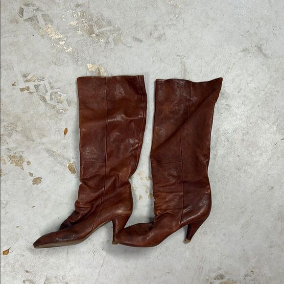 Brown Leather Knee-High Boots -  Size 8.5 High Boots - Great Conditon - Low Heel - Picture 1 of 4
